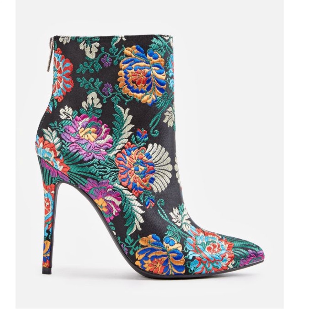 Beautiful Flower Printed Boot
